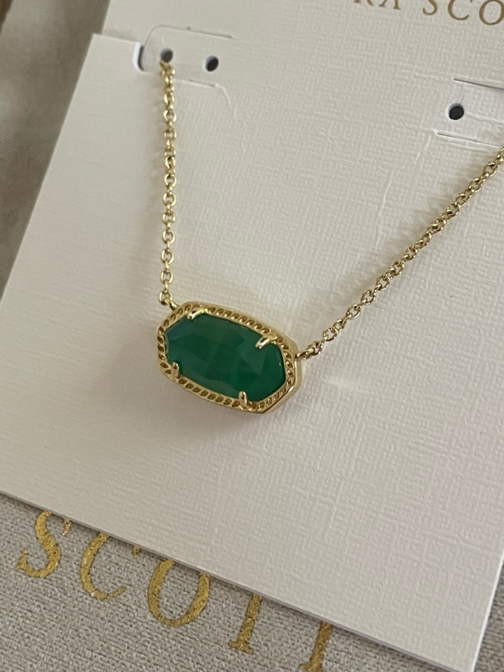 NWOT Elisa Green Necklace in Emerald Cat’s Eye - Picture 2 of 3